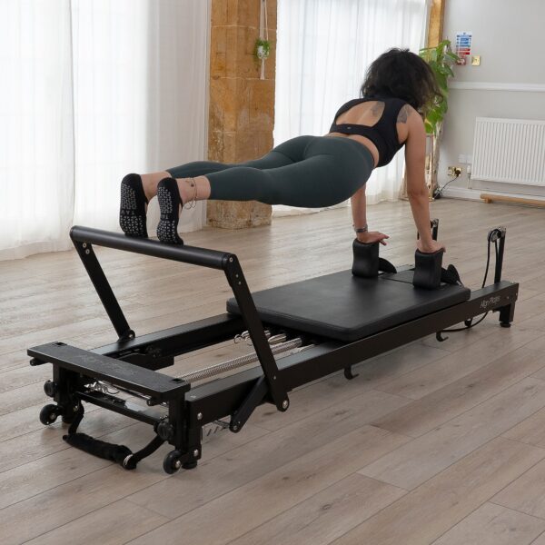 align-pilates-c8-pro-pilates-reformer-noir-black-bundle-papreformerc8n-bun-5